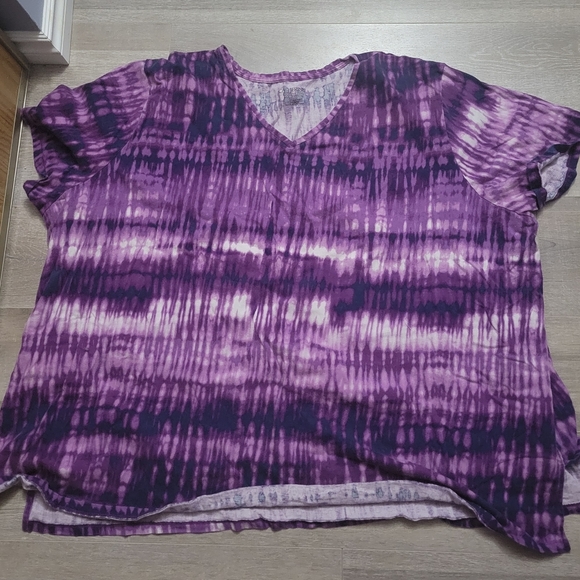 Casual tee - Picture 1 of 3